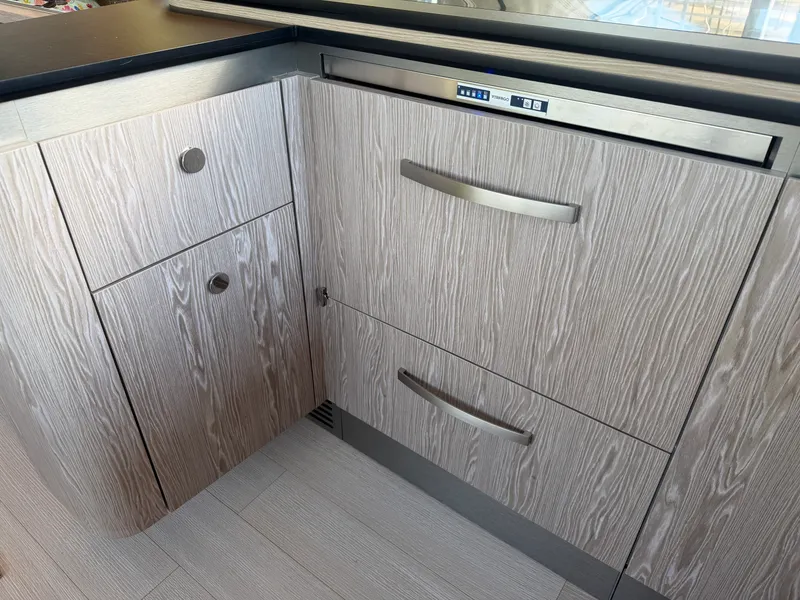 Slide: The Image of Azimut S6 2023 - 36