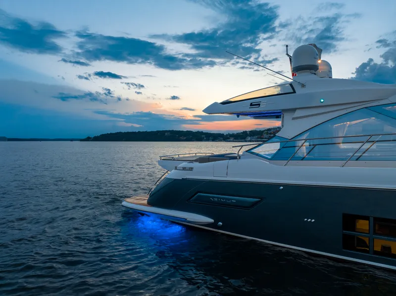 Slide: The Image of Azimut S6 2023 - 14