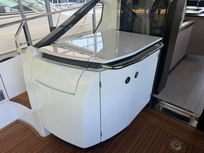 Slide: The Image of Azimut S6 2023 - 28
