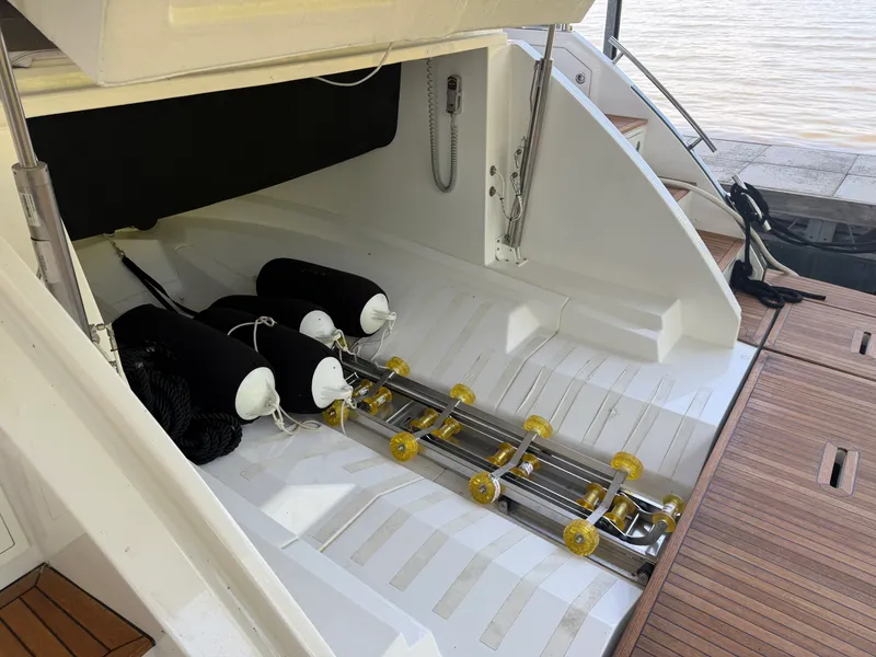 Slide: The Image of Azimut S6 2023 - 22