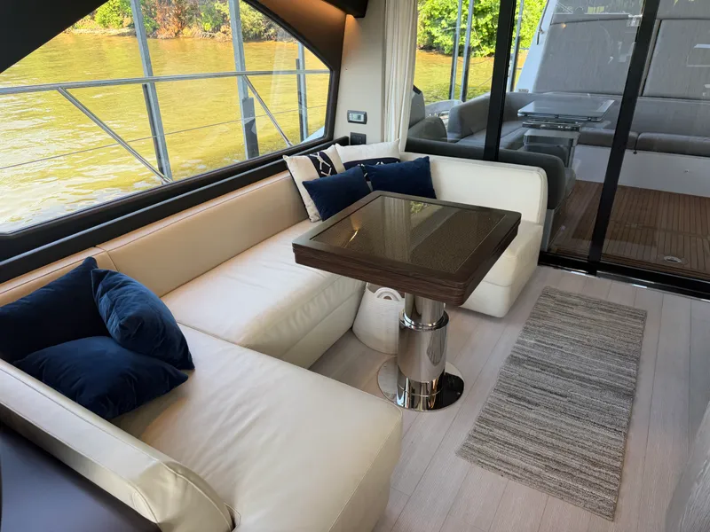 Slide: The Image of Azimut S6 2023 - 31