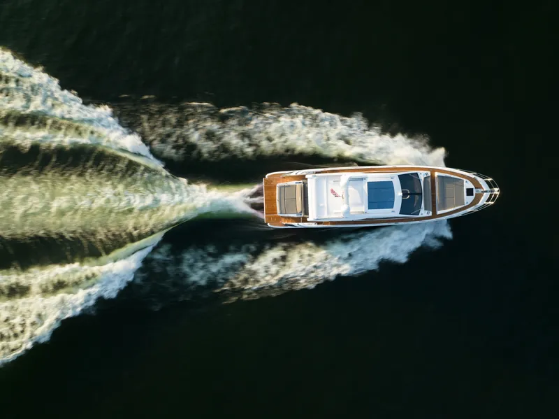 Slide: The Image of Azimut S6 2023 - 3