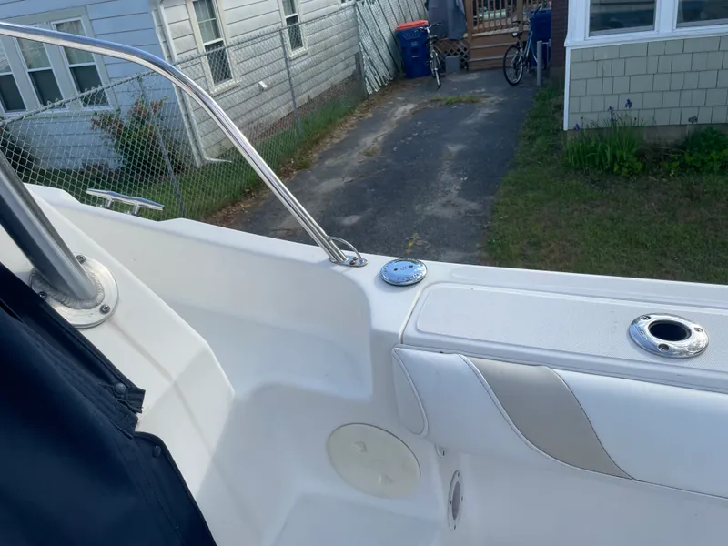 Slide: The Image of Boston Whaler 255 CONQUEST 2009 - 28