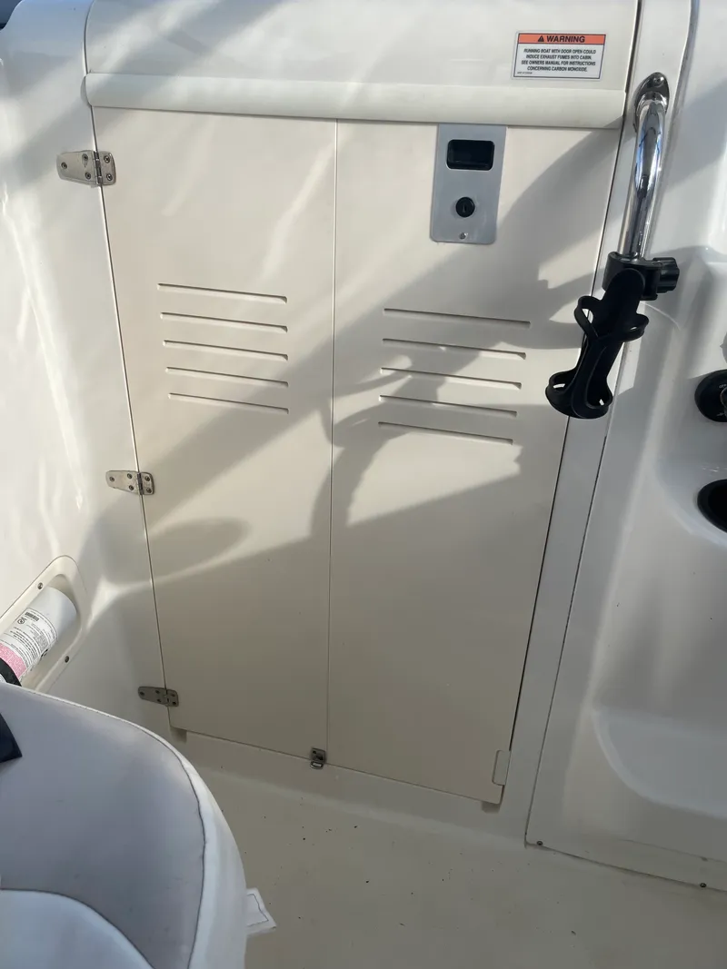 Slide: The Image of Boston Whaler 255 CONQUEST 2009 - 38