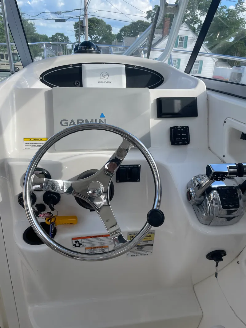 Slide: The Image of Boston Whaler 255 CONQUEST 2009 - 8