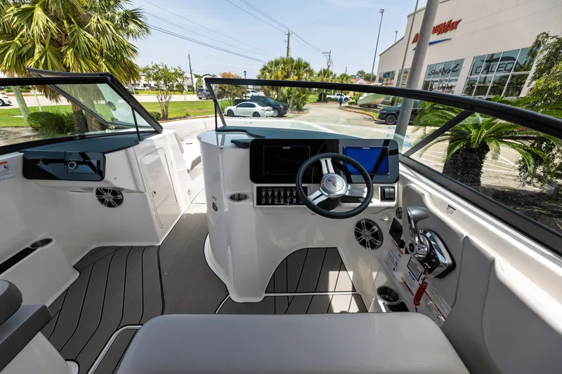 Slide: The Image of Sea Ray SDX 270 Surf 2025 - 15