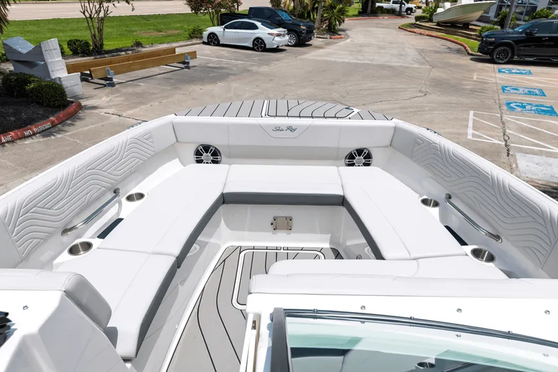 Slide: The Image of Sea Ray SDX 270 Surf 2025 - 18