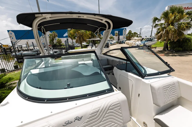 Slide: The Image of Sea Ray SDX 270 Surf 2025 - 21