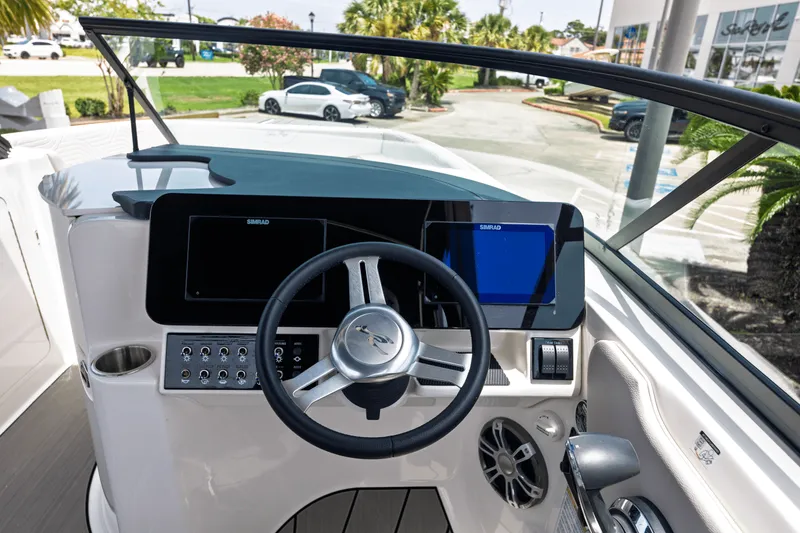 Slide: The Image of Sea Ray SDX 270 Surf 2025 - 23