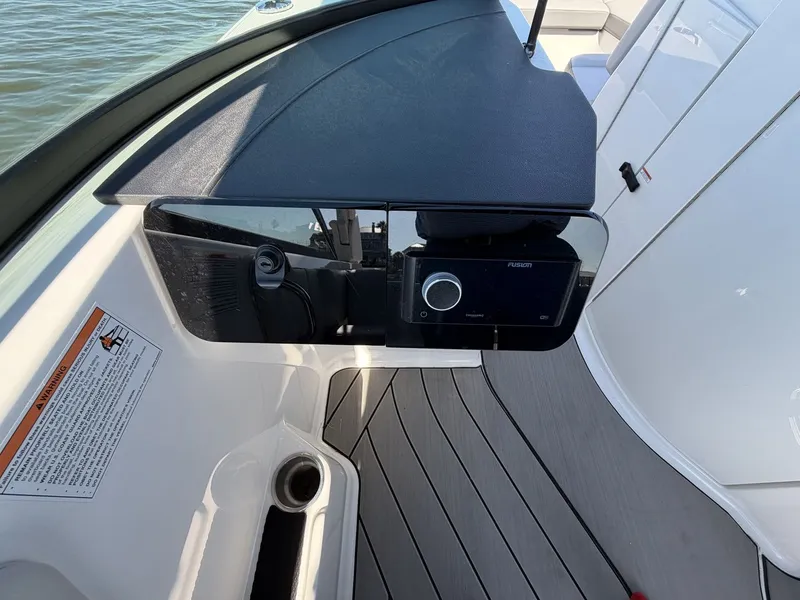 Slide: The Image of Sea Ray SDX 270 Surf 2025 - 30
