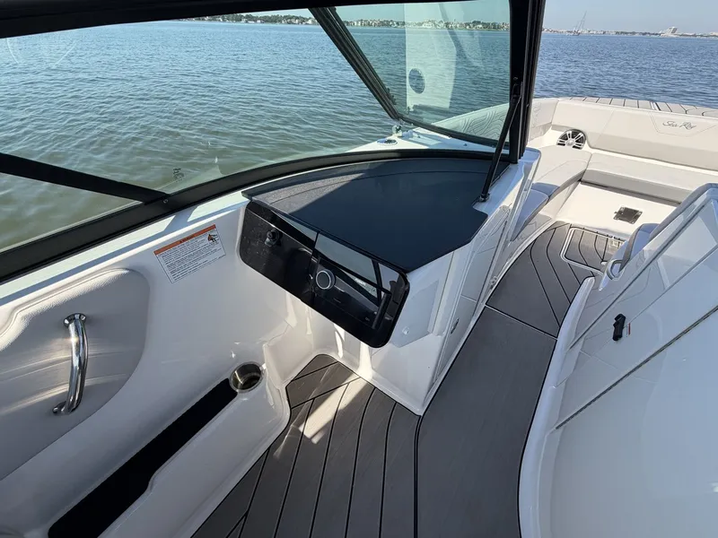 Slide: The Image of Sea Ray SDX 270 Surf 2025 - 31