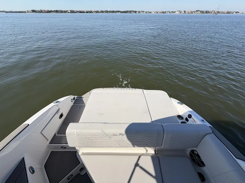 Slide: The Image of Sea Ray SDX 270 Surf 2025 - 45