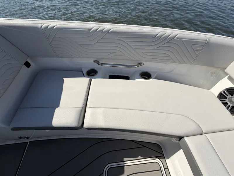 Slide: The Image of Sea Ray SDX 270 Surf 2025 - 51