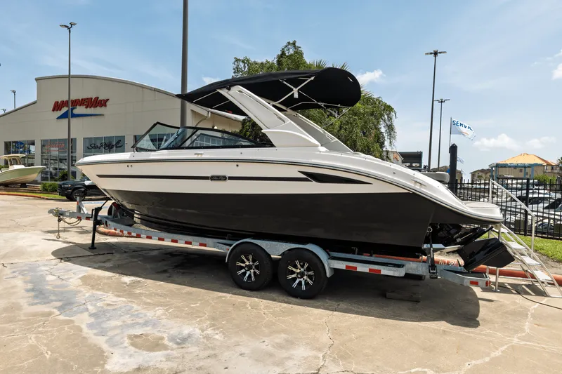 Slide: The Image of Sea Ray SDX 270 Surf 2025 - 7