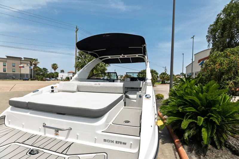 Slide: The Image of Sea Ray SDX 270 Surf 2025 - 9