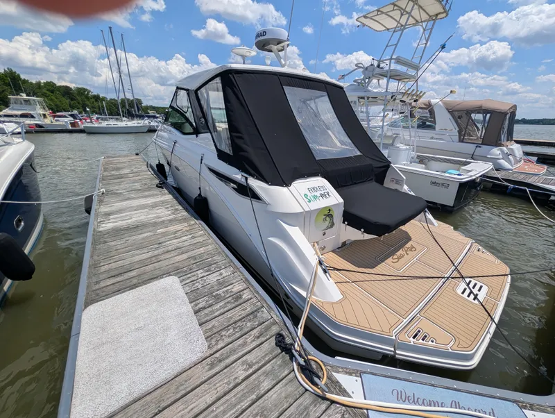 Slide: The Image of Sea Ray 320 SUNDANCER 2019 - 3