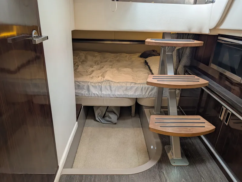 Slide: The Image of Sea Ray 320 SUNDANCER 2019 - 43