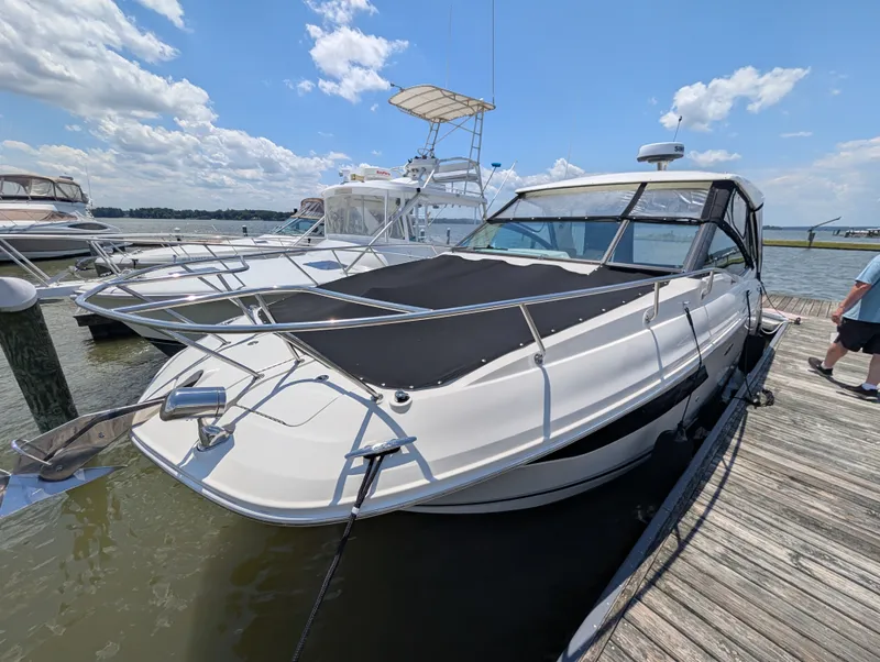 Slide: The Image of Sea Ray 320 SUNDANCER 2019 - 5