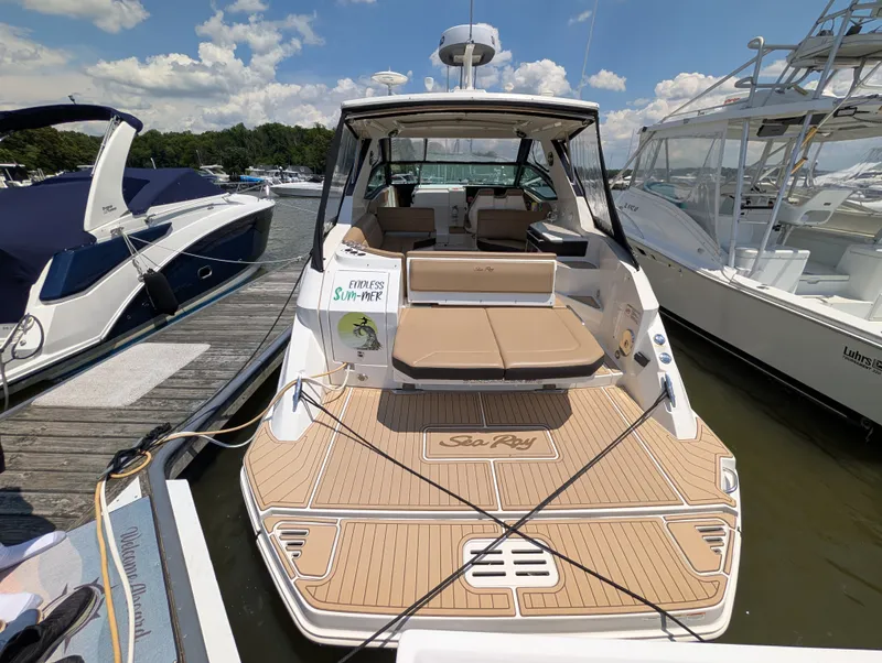 Slide: The Image of Sea Ray 320 SUNDANCER 2019 - 7