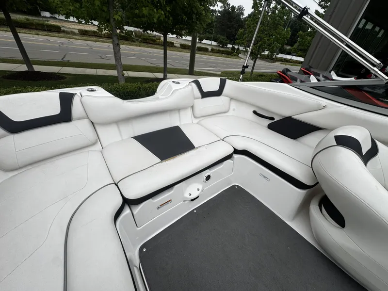Slide: The Image of Yamaha SX190 2013 - 19