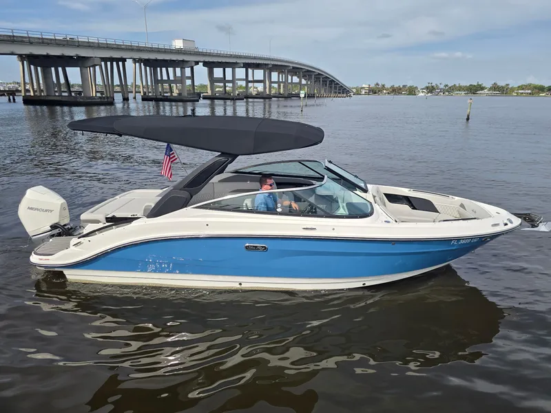 Slide: The Image of Sea Ray 260 SLX OB 2025 - 1