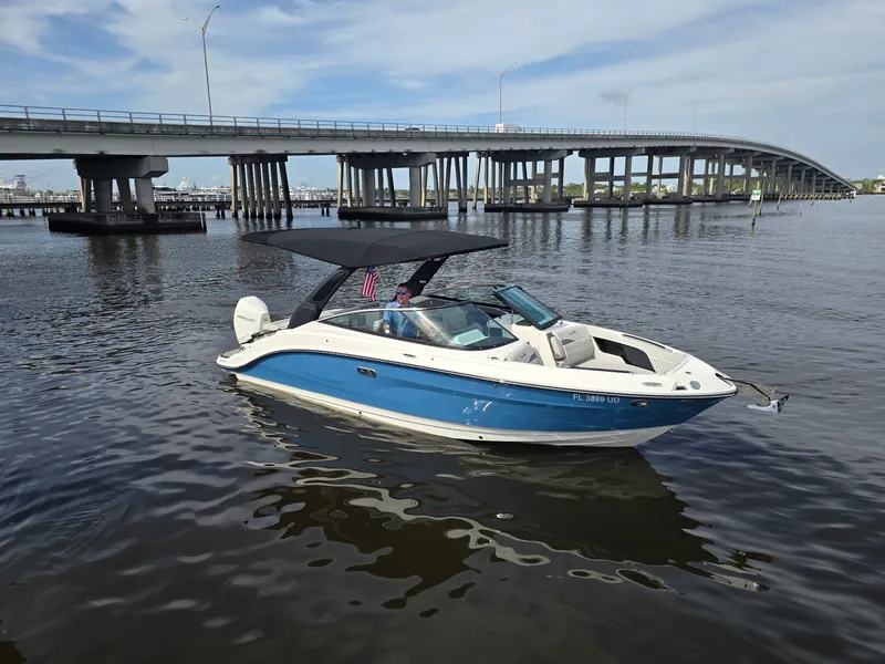 Slide: The Image of Sea Ray 260 SLX OB 2025 - 2