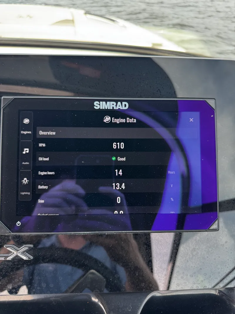 Slide: The Image of Sea Ray 260 SLX OB 2025 - 36