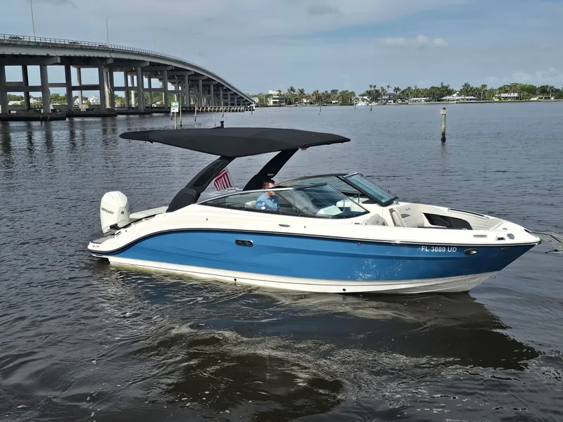 Slide: The Image of Sea Ray 260 SLX OB 2025 - 4