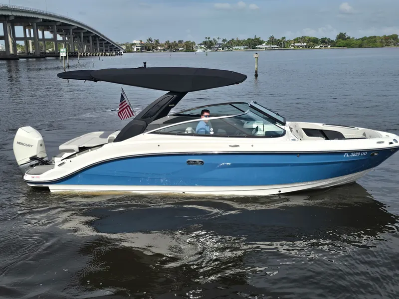 Slide: The Image of Sea Ray 260 SLX OB 2025 - 5
