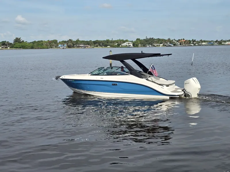 Slide: The Image of Sea Ray 260 SLX OB 2025 - 7