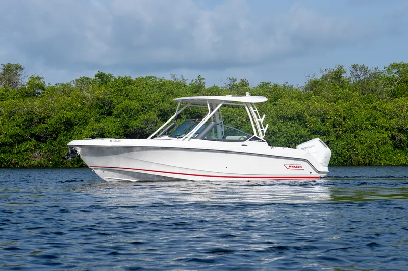 Slide: The Image of Boston Whaler 240 Vantage 2026 - 2