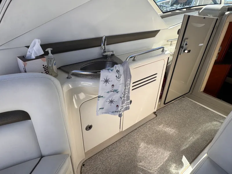 Slide: The Image of Sea Ray 38 Sundancer 2007 - 18