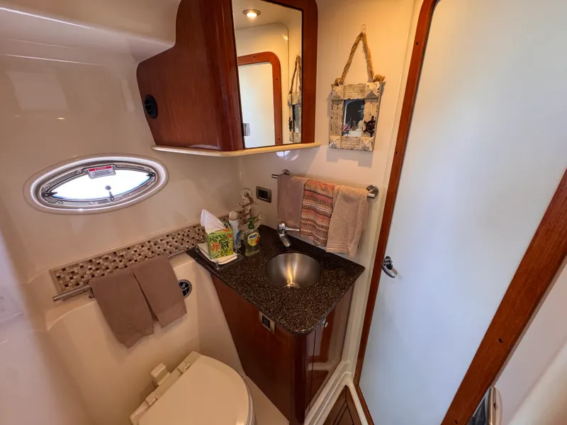 Slide: The Image of Sea Ray 38 Sundancer 2007 - 28