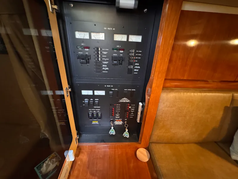 Slide: The Image of Sea Ray 38 Sundancer 2007 - 30