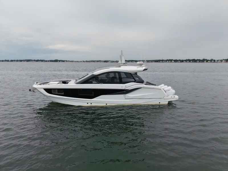 Slide: The Image of Galeon 375 GTO 2025 - 6