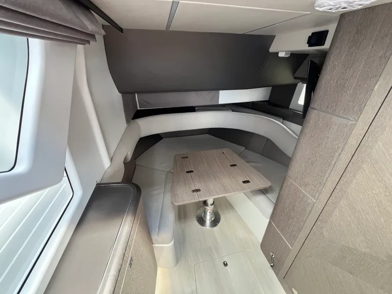 Slide: The Image of Galeon 375 GTO 2025 - 22