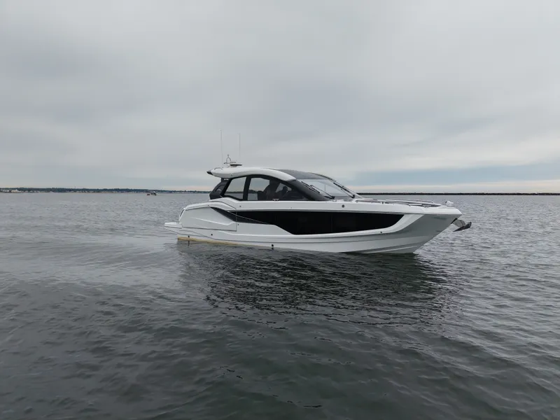 Slide: The Image of Galeon 375 GTO 2025 - 2