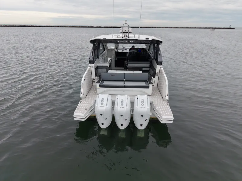 Slide: The Image of Galeon 375 GTO 2025 - 10