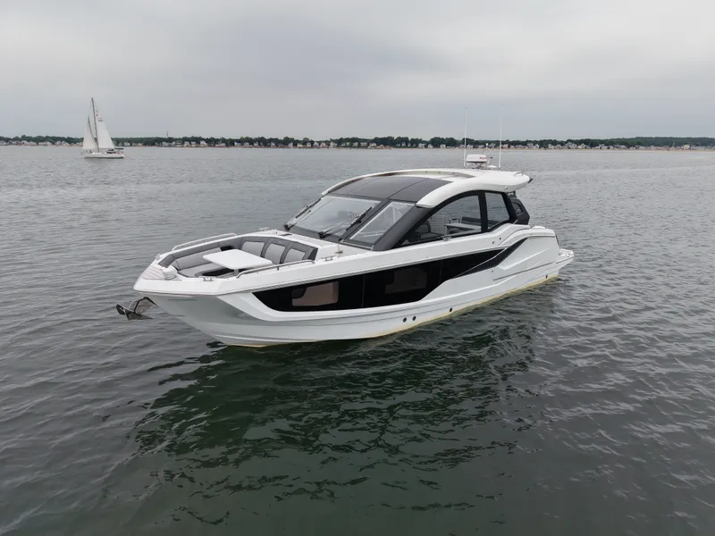 Slide: The Image of Galeon 375 GTO 2025 - 5