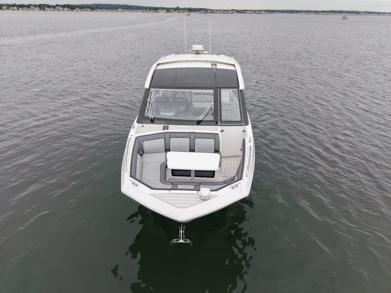 Slide: The Image of Galeon 375 GTO 2025 - 35