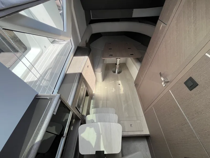 Slide: The Image of Galeon 375 GTO 2025 - 21