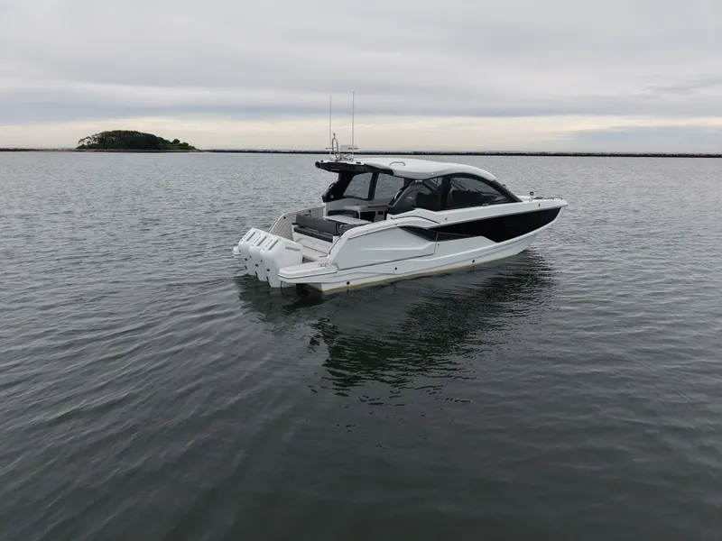 Slide: The Image of Galeon 375 GTO 2025 - 1