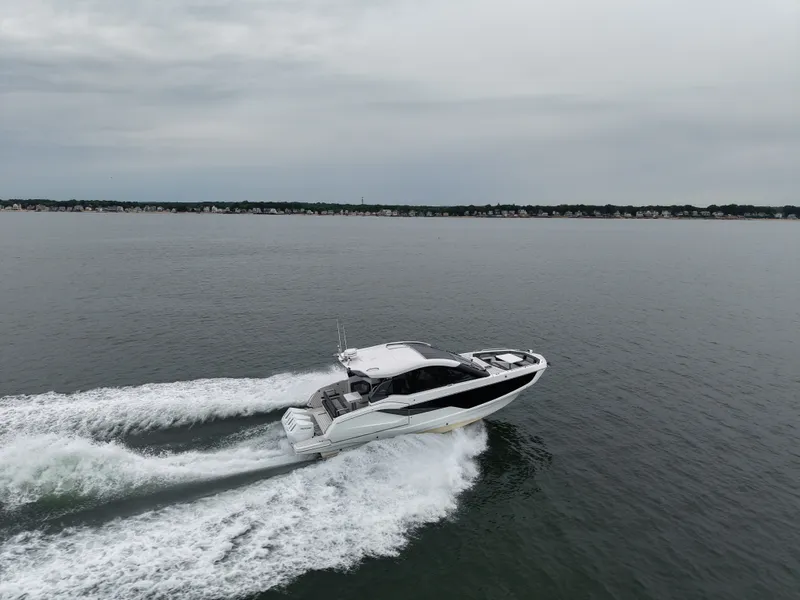 Slide: The Image of Galeon 375 GTO 2025 - 53