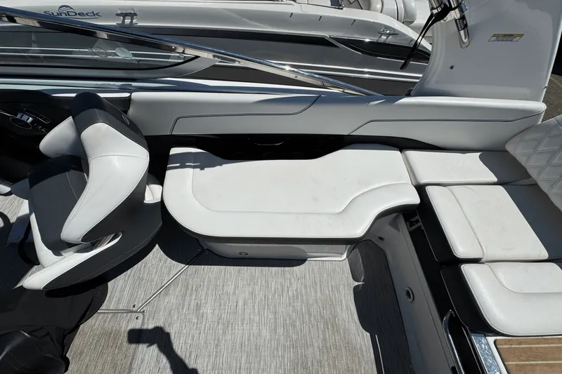 Slide: The Image of Regal 2300 BOW RIDER 2018 - 12