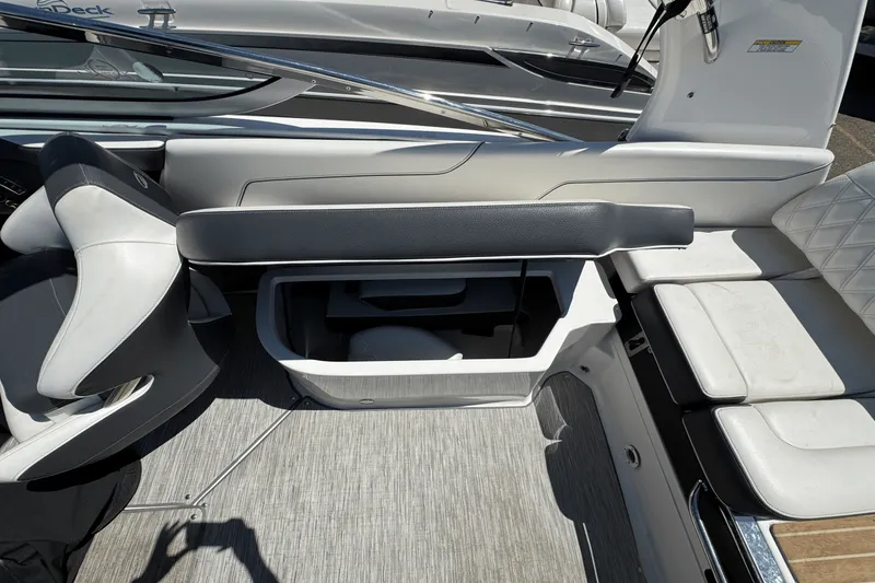 Slide: The Image of Regal 2300 BOW RIDER 2018 - 13