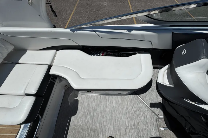 Slide: The Image of Regal 2300 BOW RIDER 2018 - 14