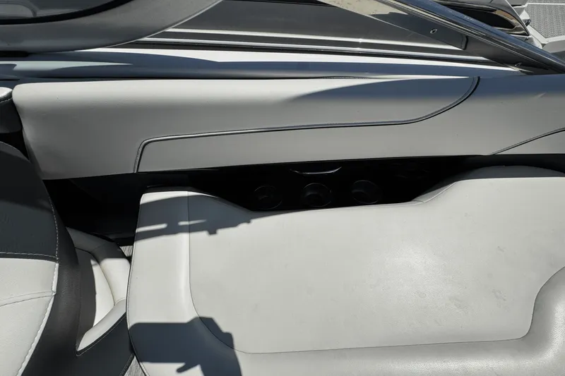 Slide: The Image of Regal 2300 BOW RIDER 2018 - 22