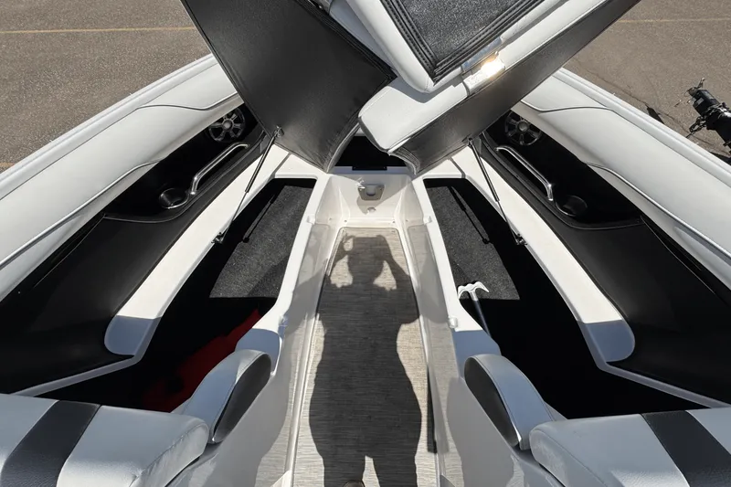 Slide: The Image of Regal 2300 BOW RIDER 2018 - 25