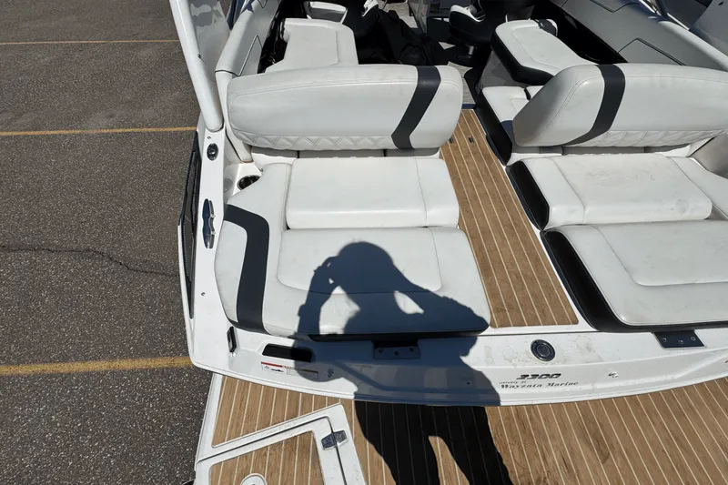 Slide: The Image of Regal 2300 BOW RIDER 2018 - 6
