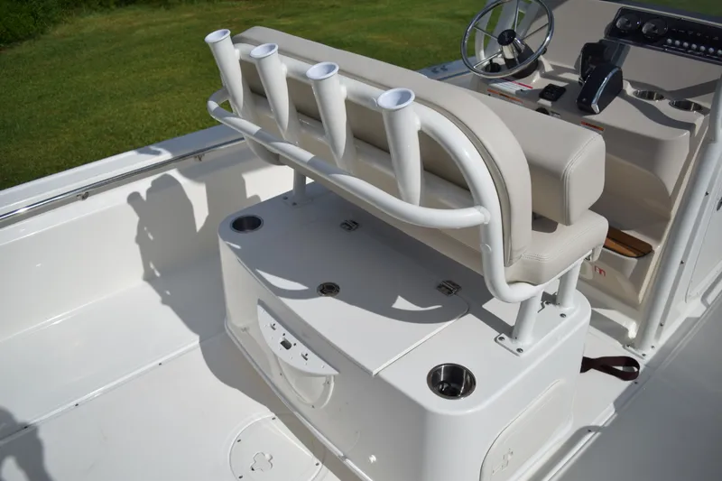 Slide: The Image of Boston Whaler 210 Montauk 2026 - 10